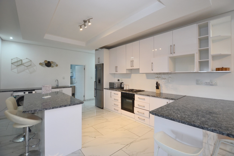 2 Bedroom Property for Sale in Kenridge Western Cape